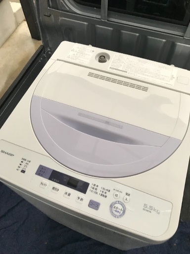取引中高年式2017年製シャープ全自動洗濯機5.5キロ美品。千葉県内配送無料。設置無料。