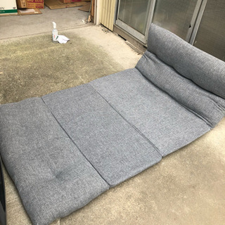 無料 2人がけソファ 広げるとベッドにもなります