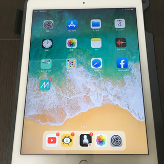 「iPad Air2 128GB Cellular + WiFi Docomo版」 Bluetoothキーボード内蔵カバー付きの画像