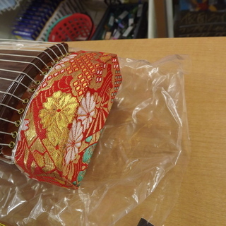 日本バイオリン研究所 琴 ミニ琴 美品 楽器 ミニチュア だれでも弾ける 41cm 札幌　西岡店の画像