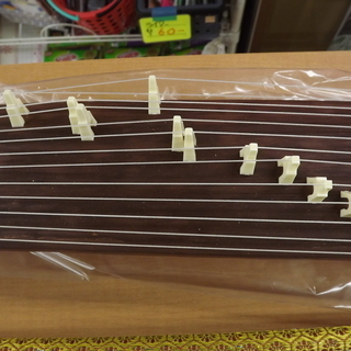 日本バイオリン研究所 琴 ミニ琴 美品 楽器 ミニチュア だれでも弾ける 41cm 札幌　西岡店の画像