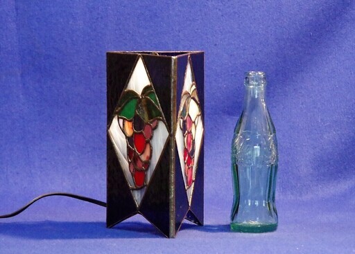 ステンドグラス　スタンドライト　テーブル、デスク照明　ブドウ、葡萄