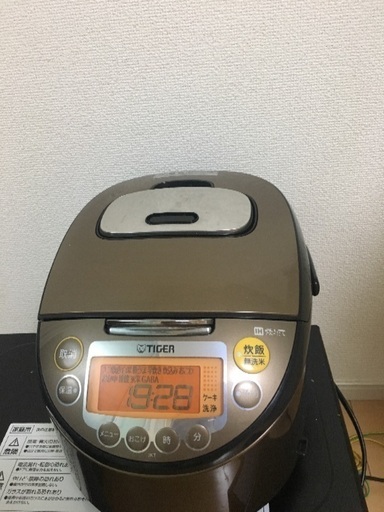 美品！タイガー5.5合炊き炊飯器