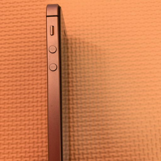 iPhoneSE 64GB SIMフリー
