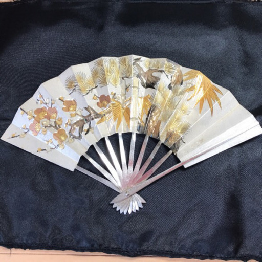 ☆ 大幅値下げ！！純銀製 扇型 置物 ☆