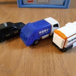 トミカ パーキングケース☆おまけ付きの画像