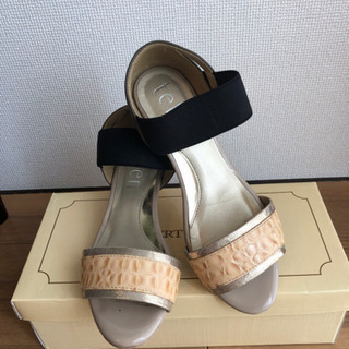 tehenのサンダル23.5の画像