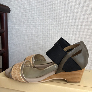 tehenのサンダル23.5の画像