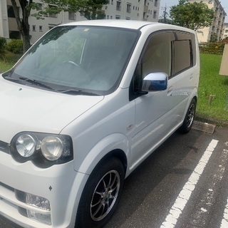 ダイハツムーヴ2005、白色の画像