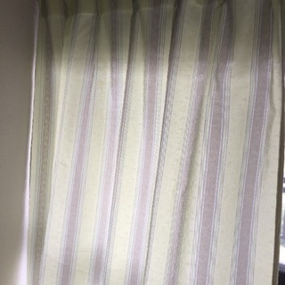 　<問い合わせ中>　カーテン