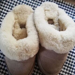 UGG スリッパの画像