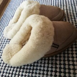 UGG スリッパ