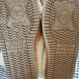 UGG スリッパの画像
