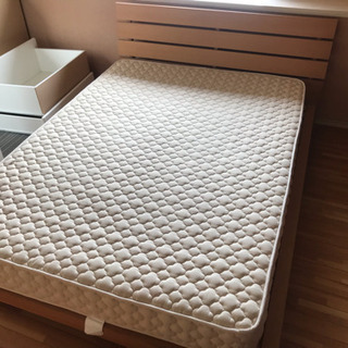 ヴィーナスのダブルベッドお譲りします。