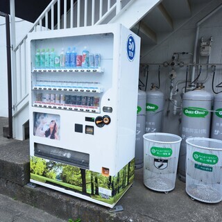 現在稼働中の自動販売機とゴミ箱２個のセット商品はいかがでしょうか？