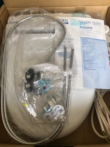 LIXIL シャワートイレ (型番 CWU110L BW1)