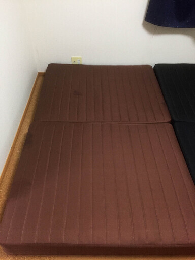 セミダブルベッド　分割　足つきマットレスベッド　茶色