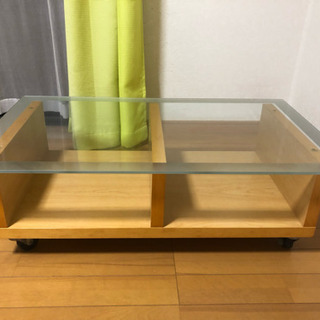 ガラステーブルの画像