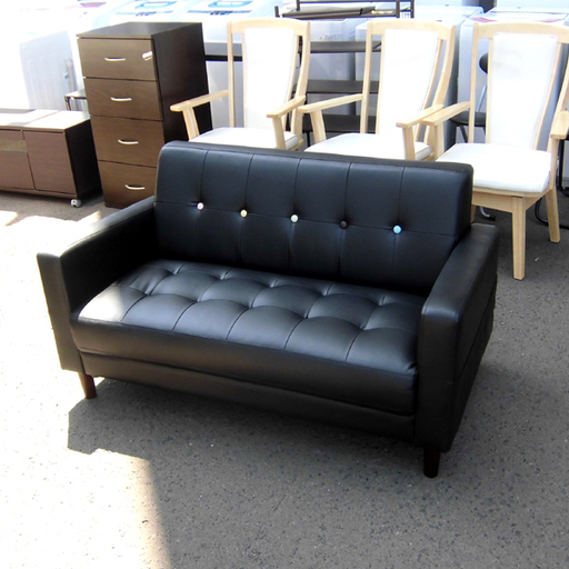 南12条店 コンパクトソファ 2人掛け ボタン ラブソファ フェイクレザー ブラック