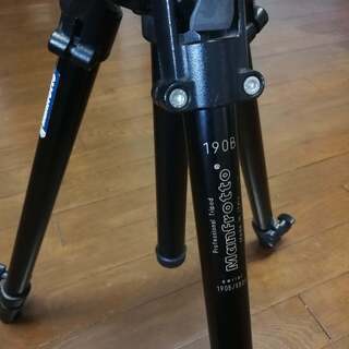 値下げ！カメラ三脚雲台Manfrotto（マンフロット）の画像