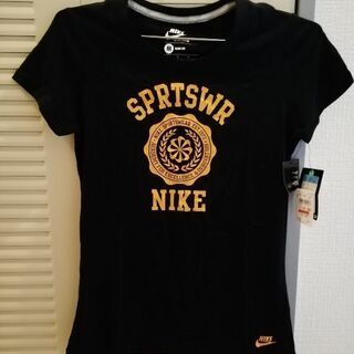 NIKEの Tシャツ