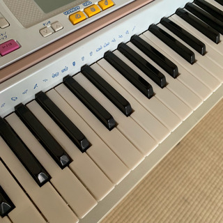 光るナビのキーボードの画像