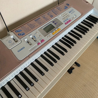 光るナビのキーボードの画像