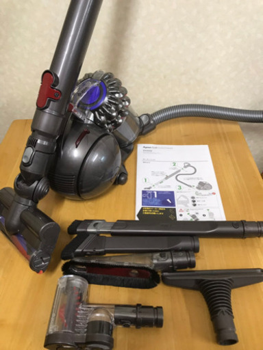 ダイソンクリーナー DC63 ツール色々付いてます