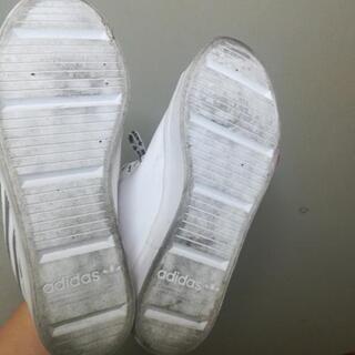 adidasの画像
