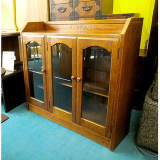 札幌 昭和レトロ風【和風家具 3枚扉の木製キャビネット】幅97c...