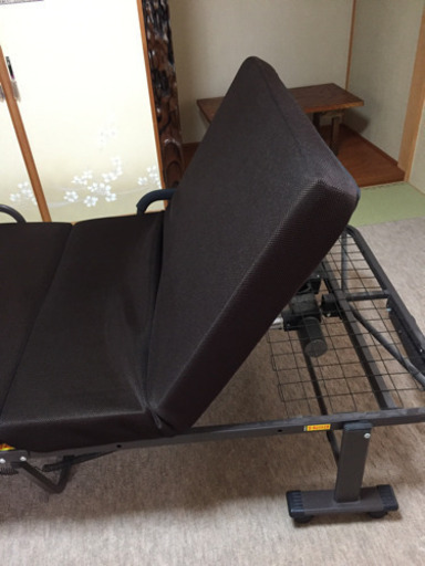 値下げしました！折りたたみ電動リクライニングベッド
