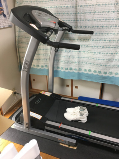 ジム用ランニングマシーン