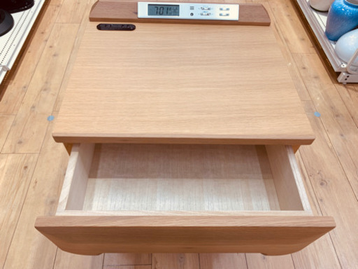 IDC 大塚家具 ナイトテーブル 電話時計つき。