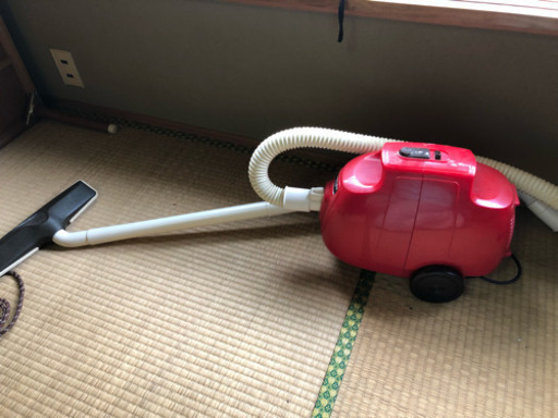 昭和レトロ☆赤の掃除機  TOSHIBA製