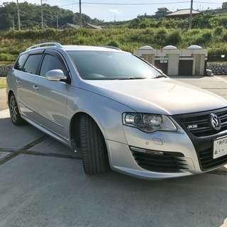 ☆超希少！程度良好！格安！VWパサートヴァリアント R36 4WD ハーフレザー 純正HDDナビ TV 社外18AW☆ の画像
