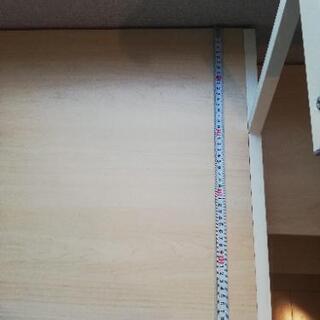 パソコンデスクの画像