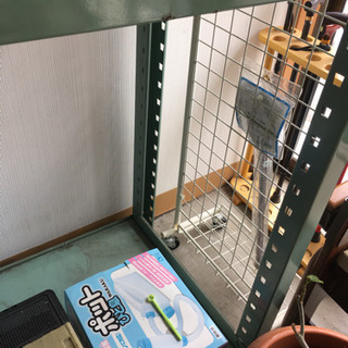 大きな棚