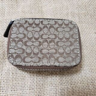 COACHピルケース