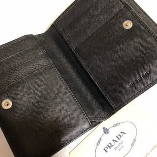 PRADA財布 美品です♡傷汚れなし。男女兼用の画像