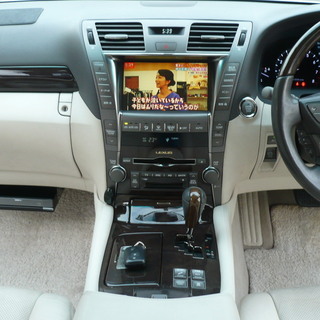 ★美車★１９年式★レクサス★ＬＳ４６０バージョンＳ★法人２オーナー★ＨＤＤナビ＆地デジＴＶ★本革★社外２０ＡＷ★車検２年７月の画像