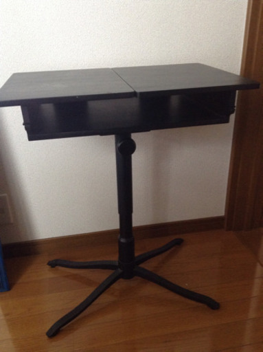 IKEA パソコン用小さいテーブル