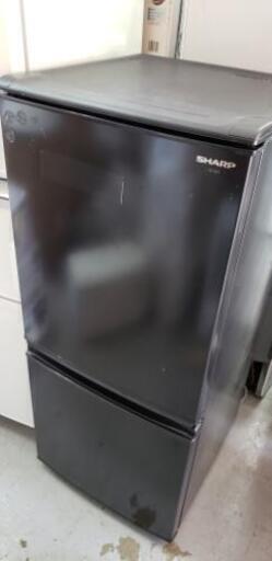 左開きの137Lの冷蔵庫です☆
