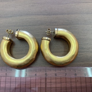 ゴールドピアスの画像