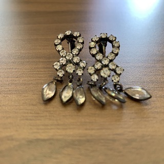 イヤリング（ブラック）の画像