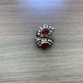 イヤリング（ゴールド＆レッド）の画像