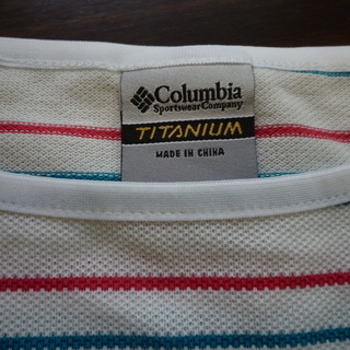 お値下げ！スポーツ・登山に未使用　コロンビアCOLUMBIA　チタニウムTシャツの画像