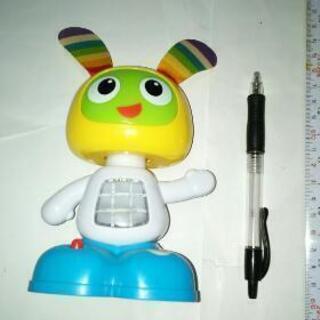 踊るロボット  ビーボ君2体の画像