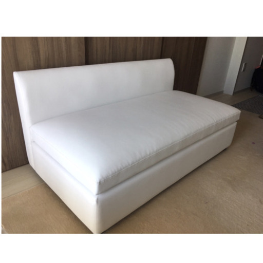 【値下げしました】美品 白 コンテンポラリー コンパクト ソファ