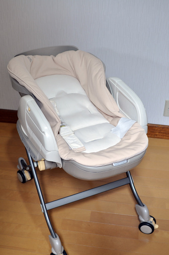 コンビ　電動　ロワイヤル オートスイング　ハイローチェア