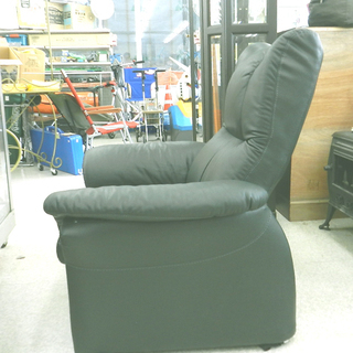 リクライニングチェア ソファ 1人掛け グリーン ソファー 緑  ☆ PayPay(ペイペイ)決済可能 ☆ 札幌市 北区 屯田 リクライニングチェア ソファ 1人掛け グリーン ソファー 緑 ☆ PayPay